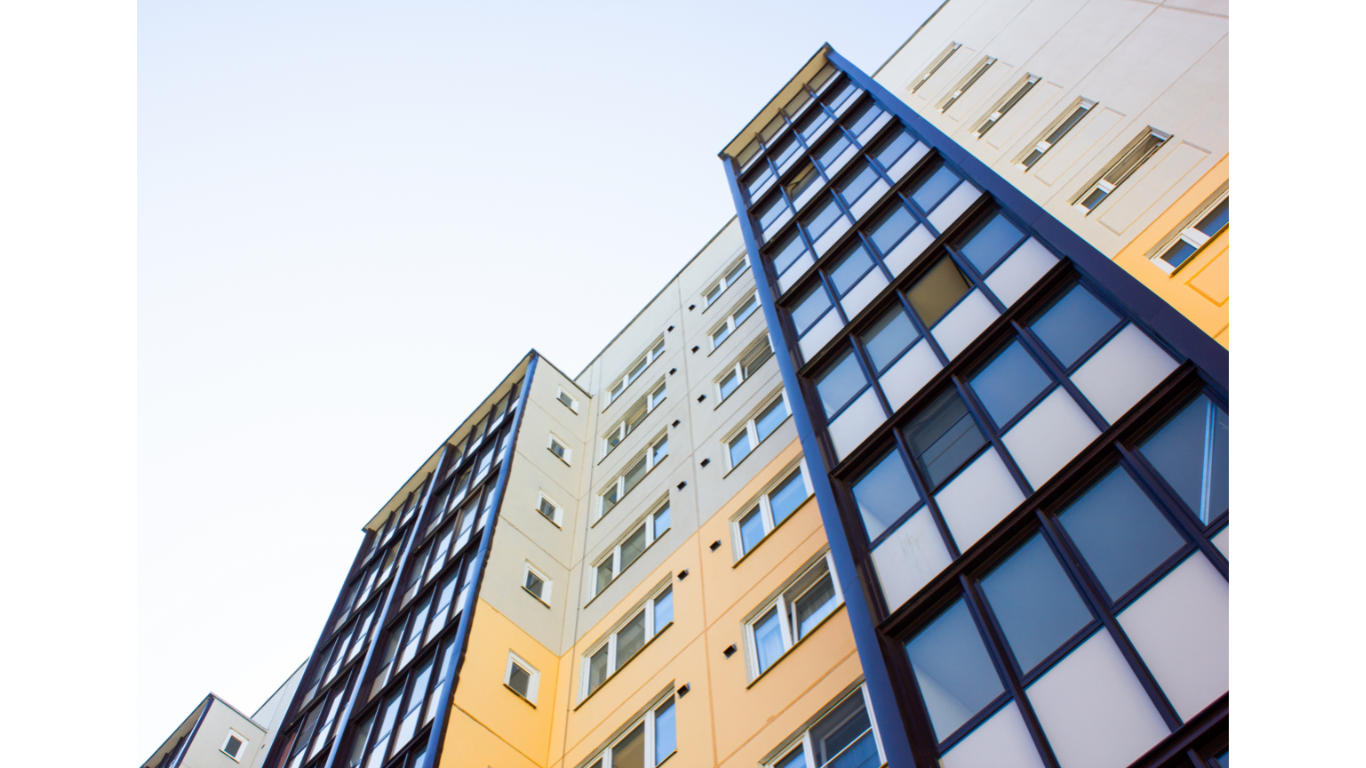 Korteriühistul tekivad nõuded korteriomanike vastu enamasti kommunaalarvetest tulenevalt. Kui mõni aga arveid ei maksa, siis  avaldab see mõju kogu korteriühist